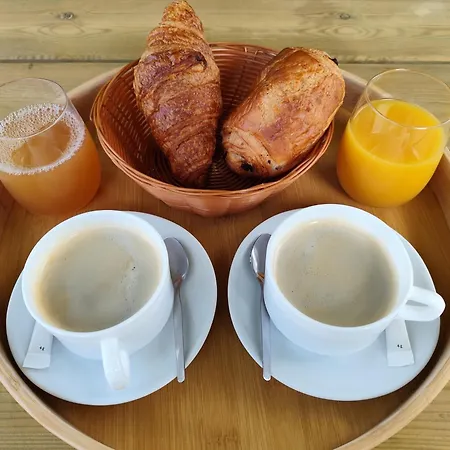 Friendly And * Saint-Pardoux-la-Rivière