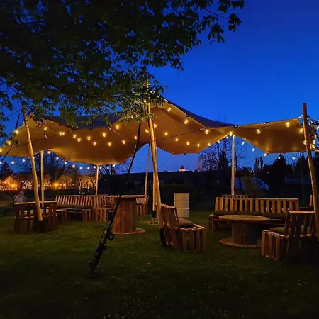 캠프장 Friendly And Saint-Pardoux-la-Rivière