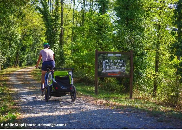 Friendly And 营地 *